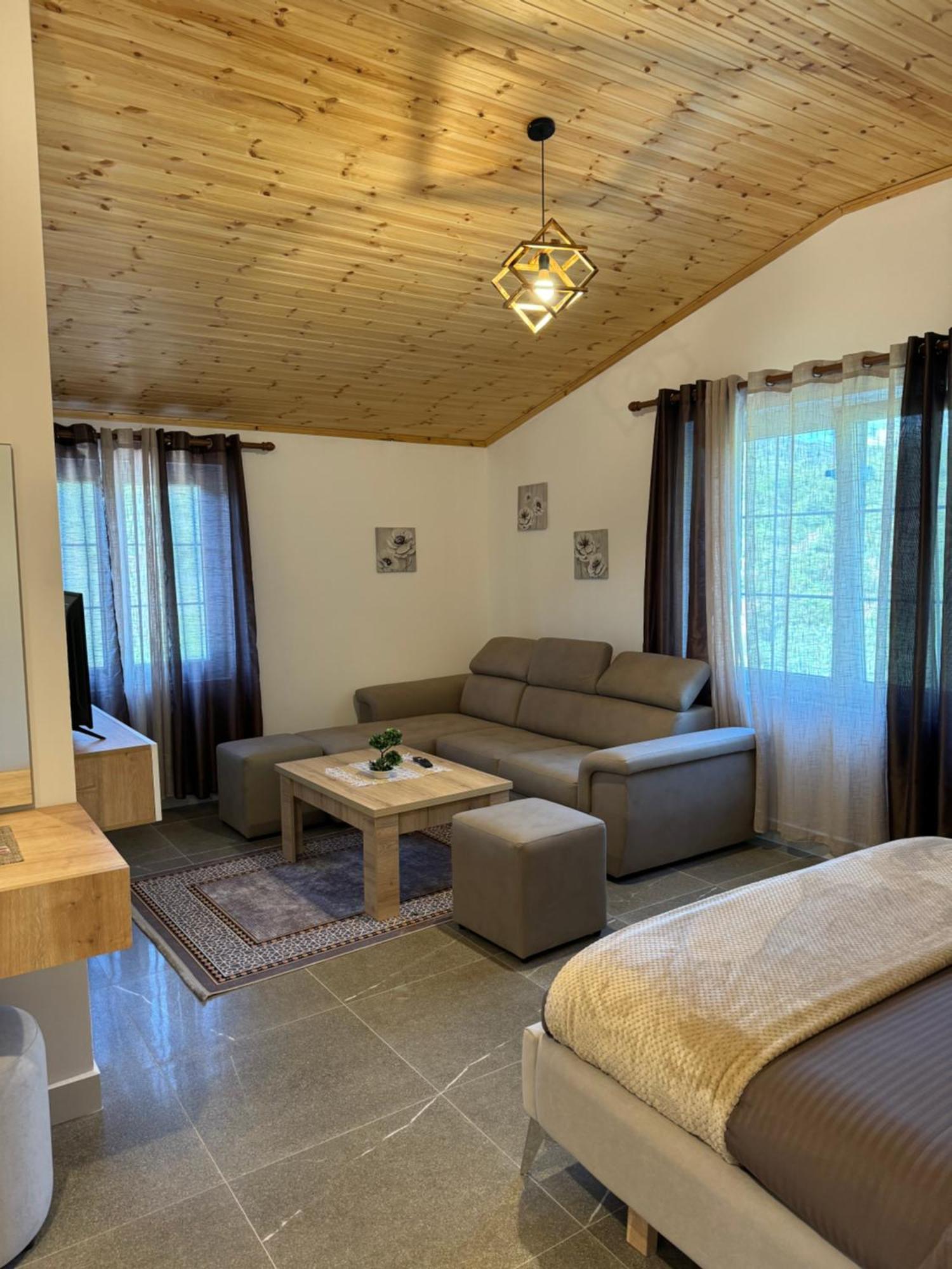 Qyteza Guest House & Camping Shkodër Buitenkant foto