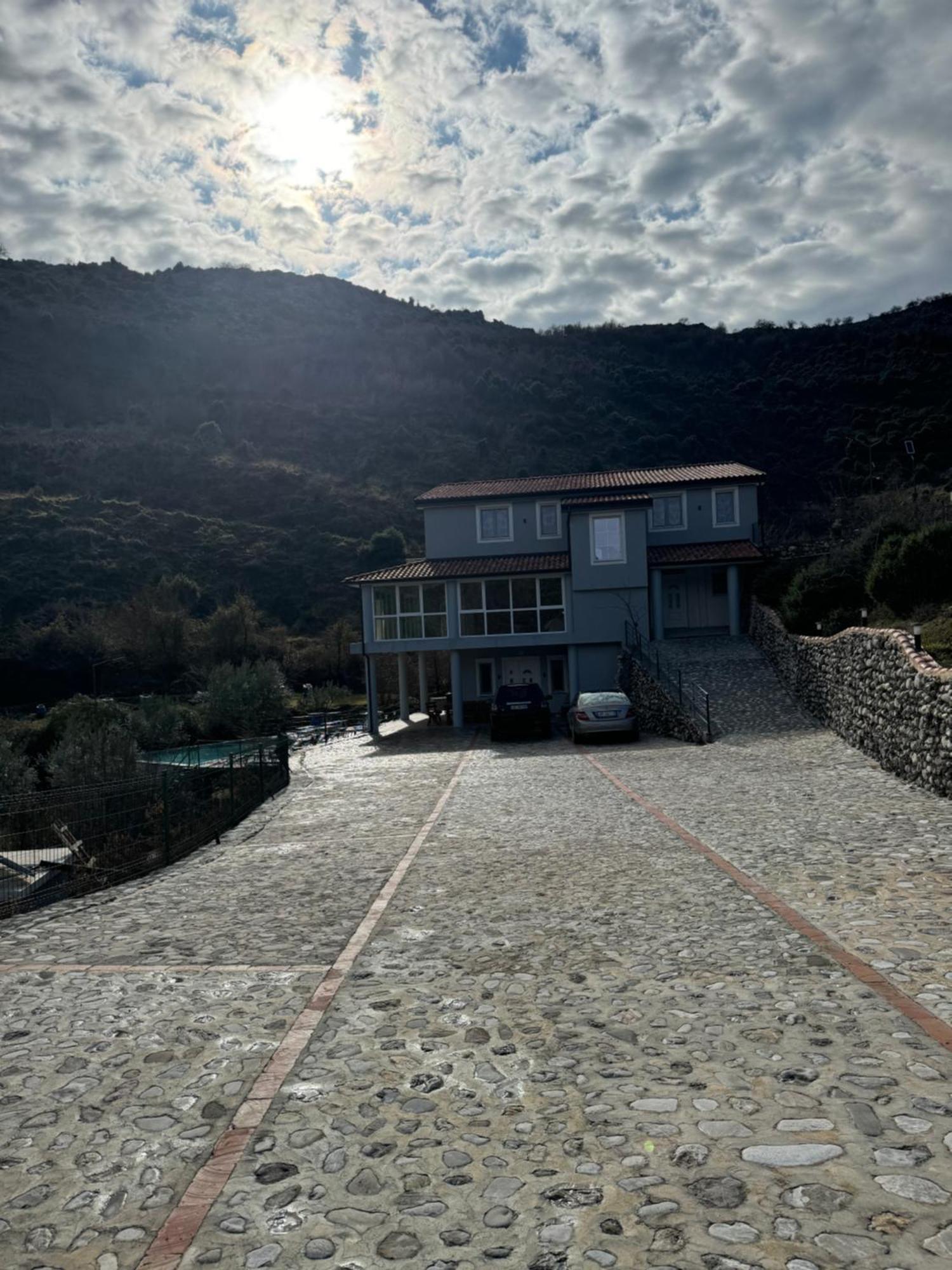 Qyteza Guest House & Camping Shkodër Buitenkant foto